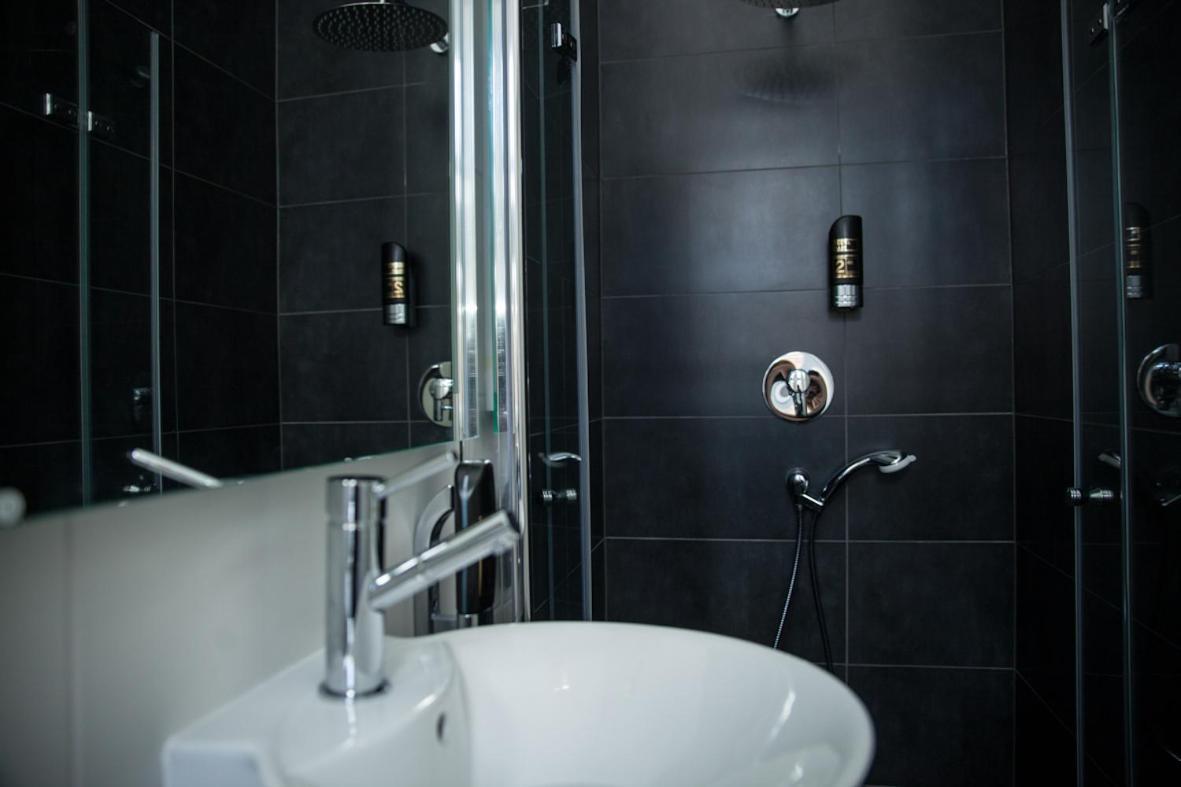 בלאנקנבורג Haus Hotel & Pension Villa Laluna מראה חיצוני תמונה