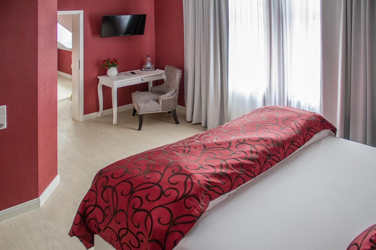 בלאנקנבורג Haus Hotel & Pension Villa Laluna מראה חיצוני תמונה