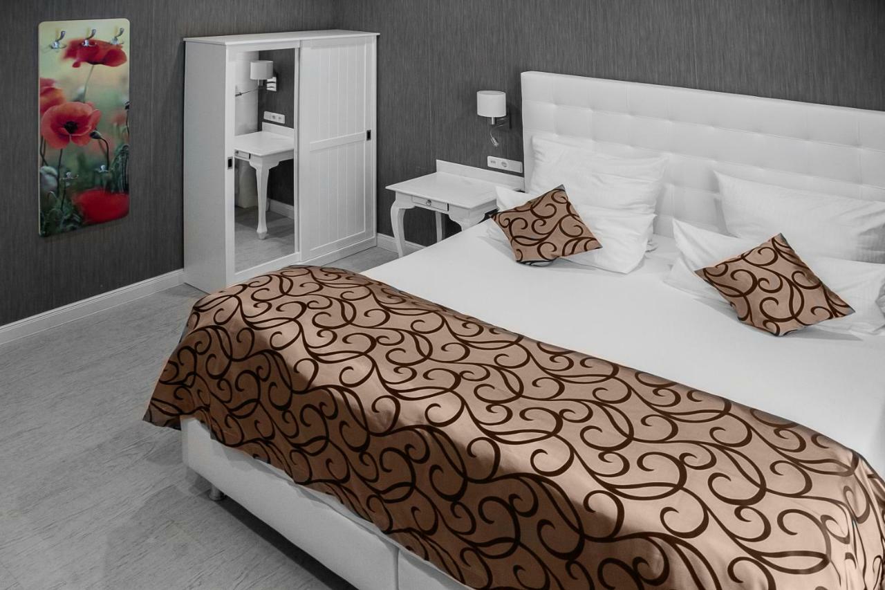 בלאנקנבורג Haus Hotel & Pension Villa Laluna מראה חיצוני תמונה